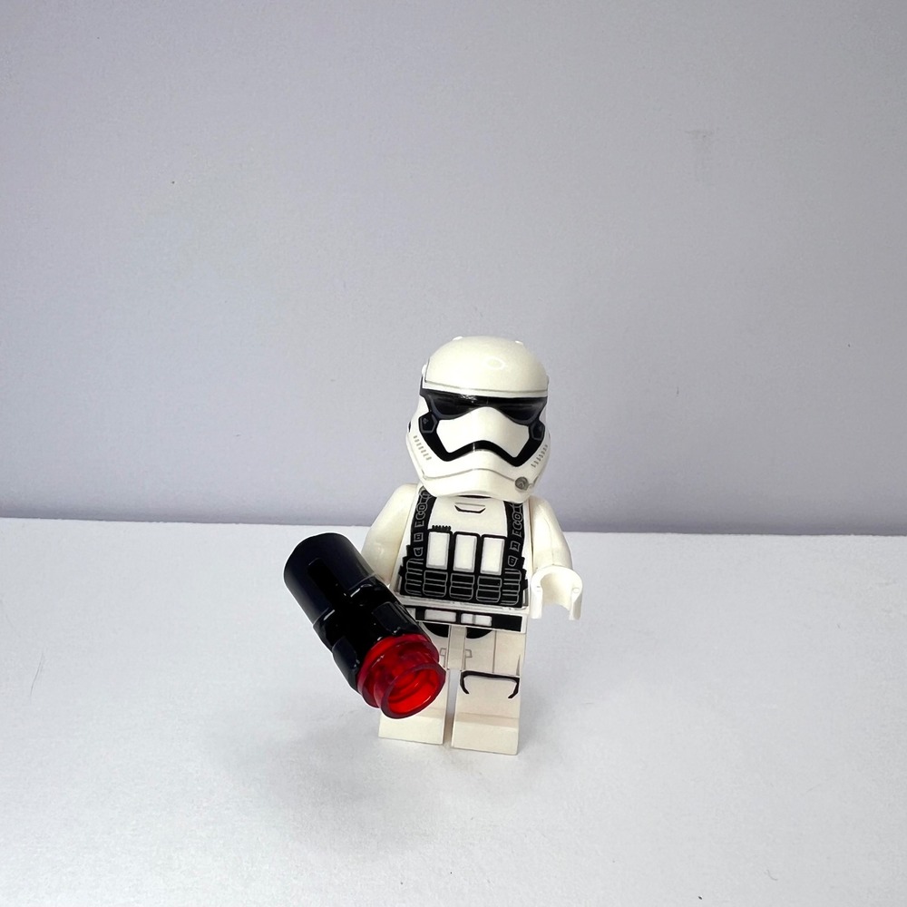 LEGO Star Wars Stormtrooper Minifigure First Order Heavy Assault Blaster 75132